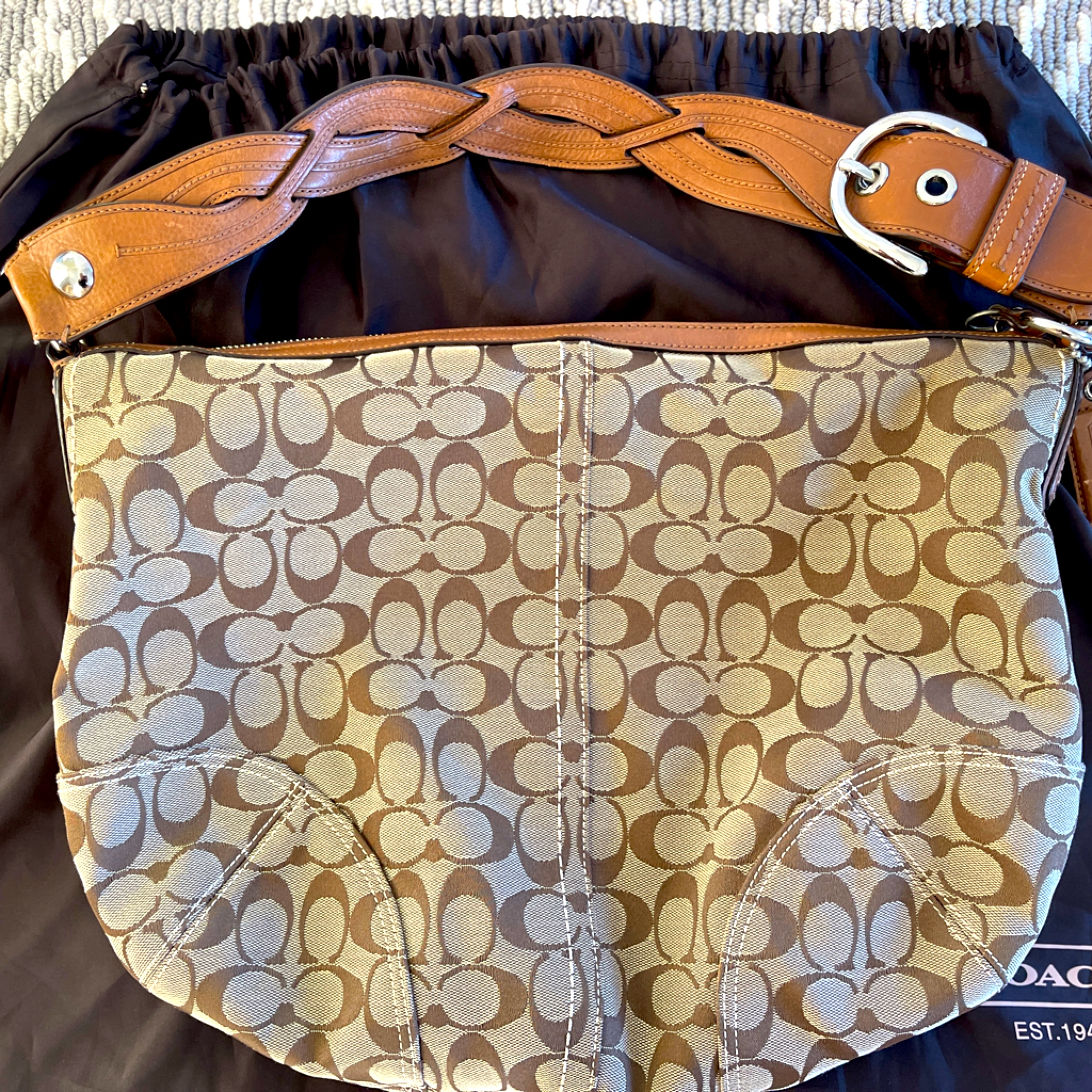 Coach Signature Soho Large Camel Hobo - Camel/Khaki